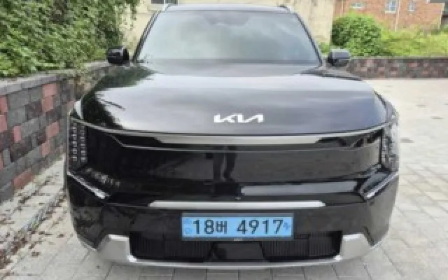 EV9스탠다드 중고차 EV9 롱레인지 4WD 매물 사진 5 - 2023/12 75,558km