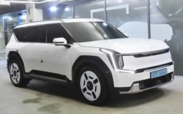 EV9스탠다드 중고차 EV9 롱레인지 4WD 매물 사진 7 - 2023/12 62,495km