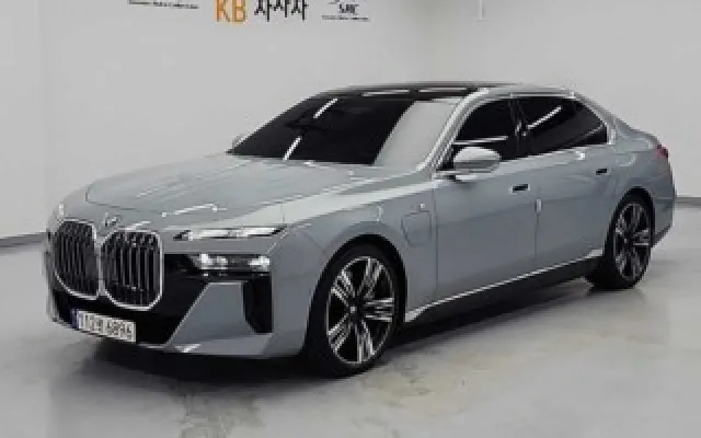 EV9스탠다드 중고차 7시리즈 (G70) 750e xDrive M 스포츠 매물 사진 9 - 2023/12 27,518km
